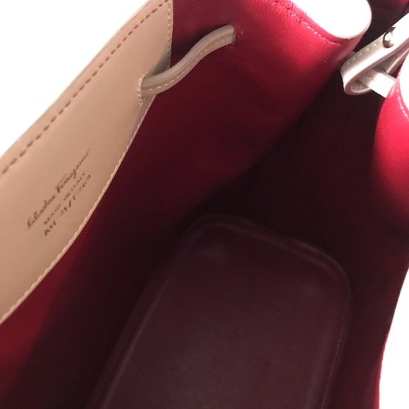 Salvatore Ferragamo Sansy bucket bag - Picture 4 of 8